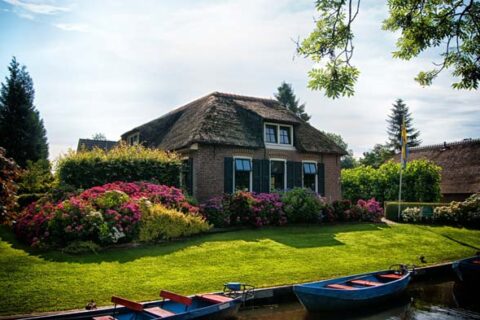 Beautiful bungalow with front yard